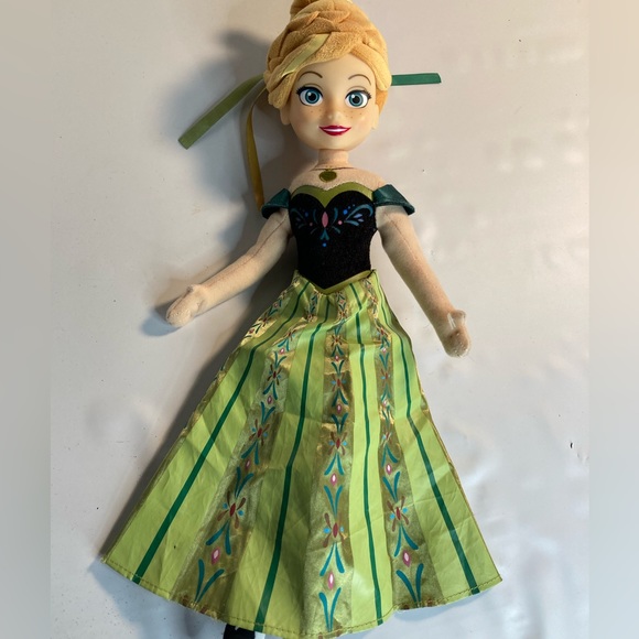 Disney | Toys | Disney Just Play Anna Frozen 8 Doll Plush Vinyl Face Green  Dress | Poshmark